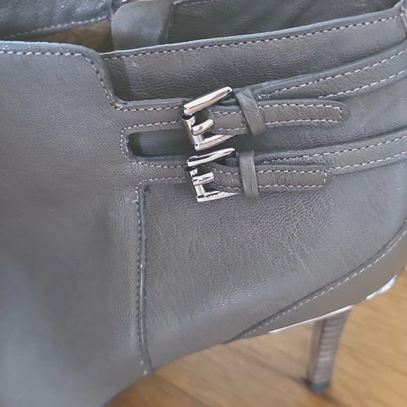 Coach Daphney Heeled Leather Booties Women's Size 9 B - Picture 6 of 10